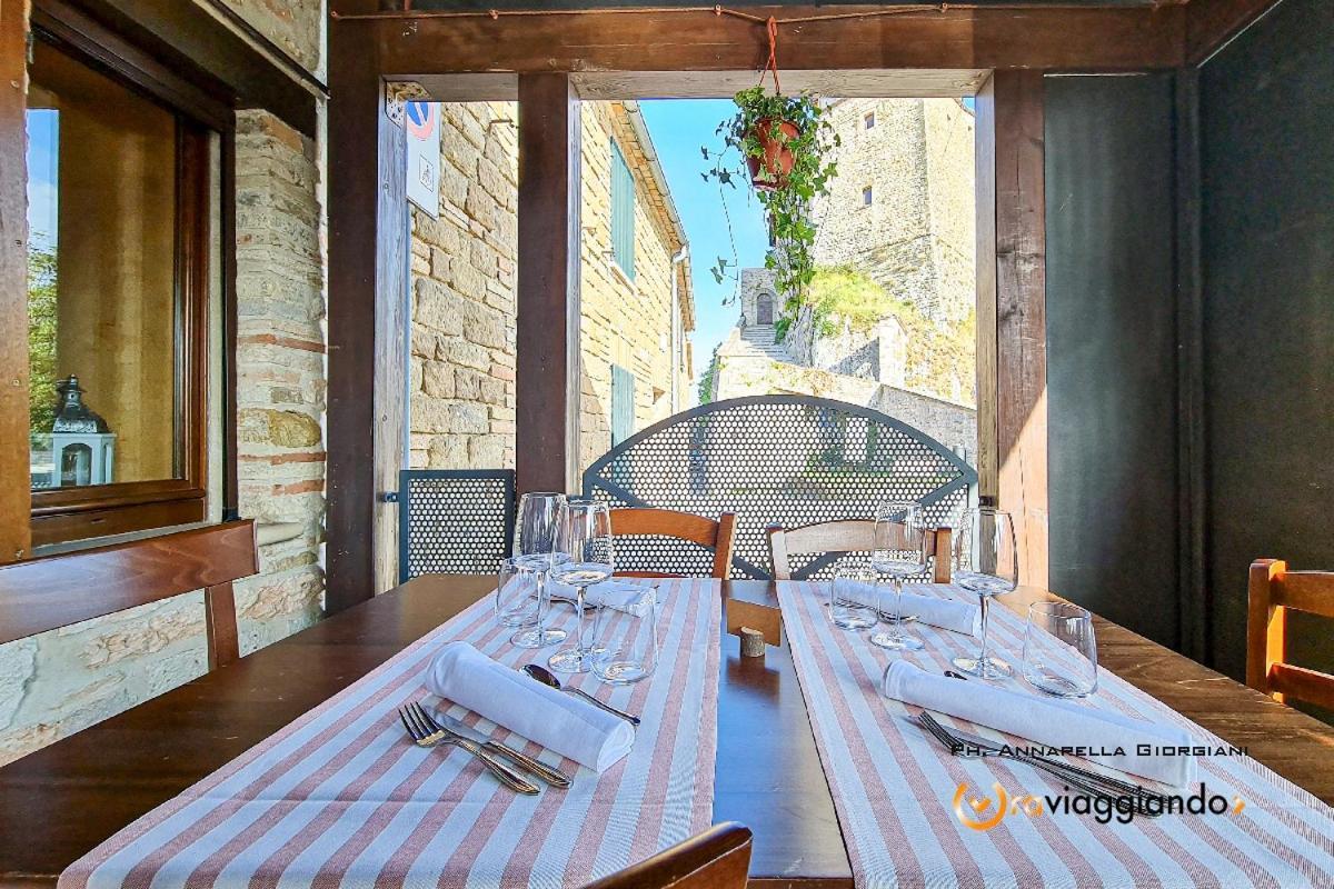 Locanda Del Castello Frontone Exterior foto